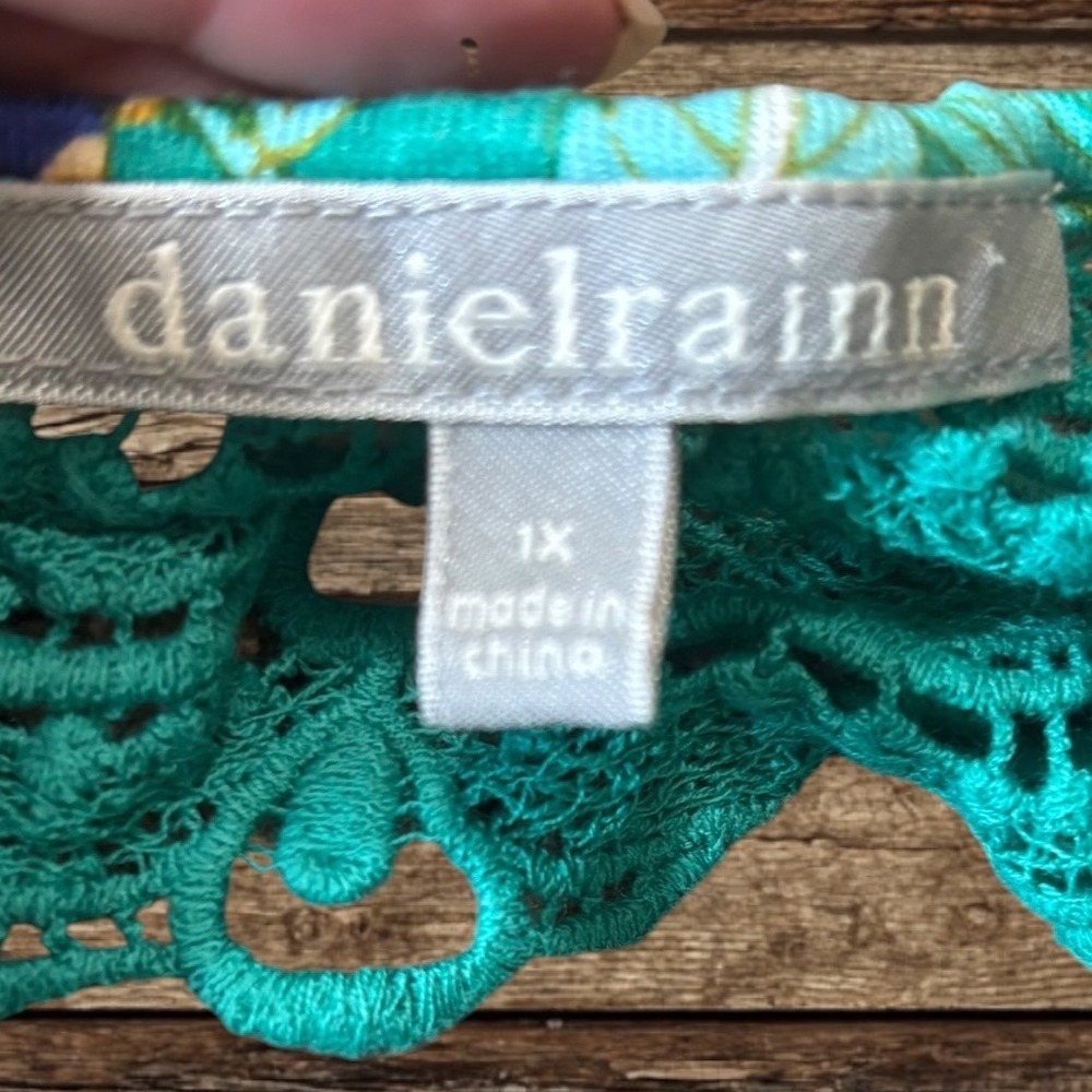 Daniel Rainn Teal Green Floral Crochet Lace Top Bohemian Feminine Botanical 1X - Picture 5 of 11